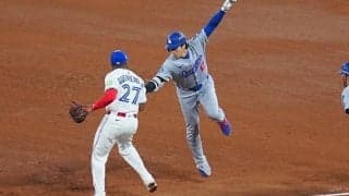 大谷翔平ヒヤリ、一塁手ゲレーロJr.と接触　妨害と抗議も…バット折れても痛烈右前打