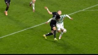 「えええ？どうして？」不可解ジャッジに元日本代表も困惑「衝撃的なんだが」旗手怜央、謎の接触ファウル判定でスタジアム騒然