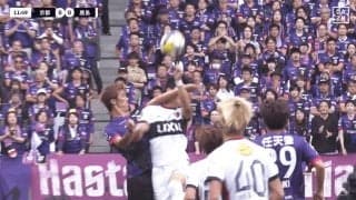 鈴木優磨が鬼の形相！「危なすぎる…」京都FWの“顔面肘打ち”に鹿島が猛抗議「明らかに相手をブロックした」解説者も苦言