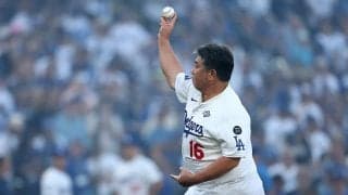 何が起きた…！？ 野茂英雄氏、目を疑う“まさかの行動”「さすがレジェンド」“捕手”山本由伸への神対応が話題に「バトンは渡された」