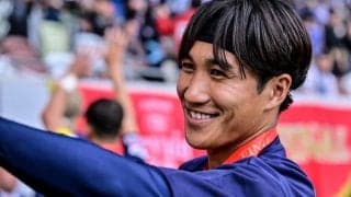 ｢きゃわいいーっ｣豪州Aリーグ移籍の金森健志がホーム開幕戦で｢夢の1つ｣愛娘との親子入場を叶える！｢おめめがパパ似だなあ」｣｢奥様…ママになっても可愛い〜｣