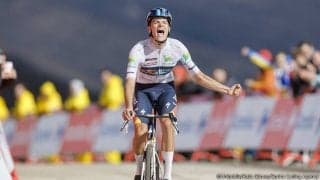 純白ジャージのペリツァーリがグランツール初優勝！ヴィンゲゴーとアルメイダの差は48秒から50秒へ｜ブエルタ・ア・エスパ－ニャ2025 レースレポート：第17ステージ