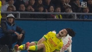 騒然！南野拓実があわや退場…危険な“後方タックル”に相手絶叫→敵地が大ブーイング「レッドでもおかしくない」「ヒヤヒヤした」