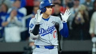 大谷翔平を“公開挑発”で物議…世界的大物がWS観戦　第1戦に続き、Bジェイズを応援