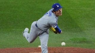 佐々木朗希が無失点の好救援、最速161キロ　山本由伸が6回1失点、負けられない一戦でWS2試合目の登板