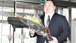 元関脇・宝富士の桐山親方、故郷に引退報告　「青森の力士育てたい」
