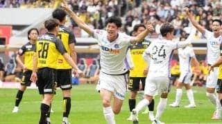 ｢日本代表でも取り入れたらいいのに｣広島の“2枚でGKブロック”のロングスロー戦術が見事！ ルヴァン杯決勝での2得点に｢ロングスロー嫌いだけどとっても効果的｣