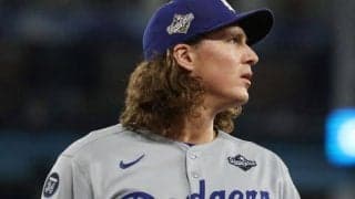 “無警戒”からの二盗→4失点目の適時二塁打　ド軍バッテリー陣にNHK解説「ミス」「完全にスキを突かれましたね」