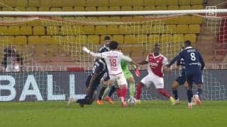 南野拓実、豪快シュートを枠外へ飛ばし痛恨の決定機逸「それは枠入れなきゃ」同点チャンスを逃しファンから厳しい声