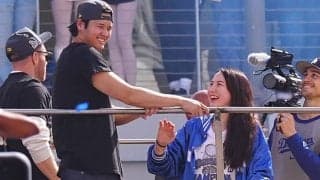 米レジェンドが捉えた大谷翔平＆真美子夫人　パレード直後…公開された貴重な“光景”