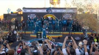 勝負のピットで「ギャンブルいった」 チャンピオン決めた“大博打”にファン沸騰「2タイヤきた」運命分かれた奇跡の瞬間