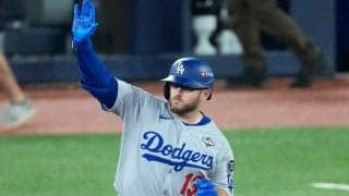 ド軍残留決定から数時間…マンシーが「すでにファンに恩返し」　“いきなり”登場にLA騒然