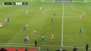 えっ、足が伸びた？ 佐野海舟が“異次元のディフェンス”炸裂 敵を誘導→超反応でボールカットした瞬間