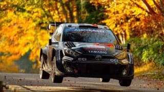 WRCジャパン：トヨタが2日目の戦いを終え、トップ3を占める