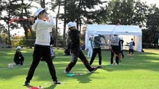 大阪・箕面の中学生、課外授業でプロゴルフ大会見学　明治安田が企画