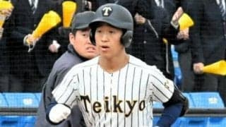 帝京の先発投手が打っても本塁打、無表情の理由は　秋季東京都大会
