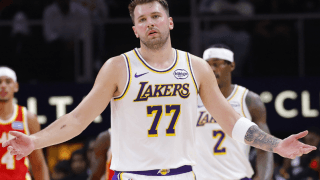 レイカーズがホークスに大敗して連勝ストップ…ドンチッチはダブルダブルを達成、八村は8得点