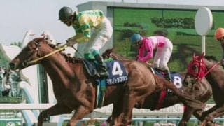 『ウマ娘』でも描かれる超人的センス　変幻自在のマヤノトップガンが魅せた大外からの強襲劇