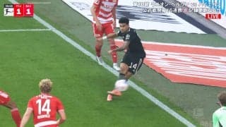 「ありえない！」“ゼロ角度スーパーゴール”に世界騒然！「すげーとこぶち抜いた」「年間最優秀だ」バイエルンFWが神ターンから衝撃弾