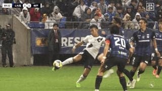 「何だこれ！」神戸FWの“スーパーボレー弾”に騒然「よく枠に蹴れるな」「月間ベストゴール候補」斜めからのボールを叩いた瞬間