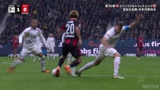 「メッシかよ」堂安律、DF2枚を割る“ド真ん中突破”からひとり完結スーパーゴラッソ「異次元の動きやん」超低重心の守備破壊ドリブルが衝撃