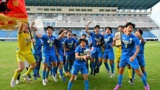 「負け年」プレッシャー乗り越え、佐賀東V3、高校サッカー佐賀大会