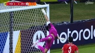 「手放したらあかん」アメリカ→日本の17歳GK、“海老反りセーブ”が脚光！「スーパーだ」バックステップからワンハンドパンチ