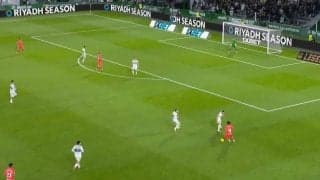 久保建英、右サイドを完全攻略「いい動き」絶品フリックで相手守備をかく乱→ドリブル突破でチャンスメイクの瞬間「一気に前進したな」