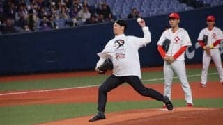 阪神残留を決めた近本光司が始球式！元投手らしいキレのある直球でスタンドを沸かせる！