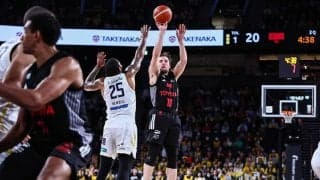 開幕節の再戦はアルバルク東京に軍配…第4Qに宇都宮ブレックスを圧倒、サイズの決勝点で接戦を制す