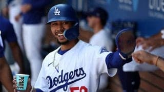 ベッツ、大谷翔平の受賞ラッシュに「飽き飽きしてないか気になる」　MLBアワードの壇上で称賛