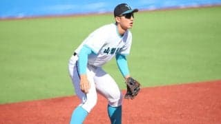 山梨学院の超二刀流・菰田が三塁デビューで好守備！打撃でも5打数2安打の活躍 【明治神宮大会】