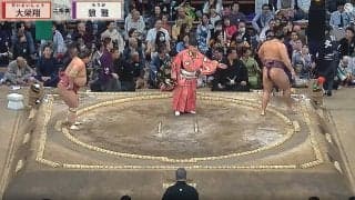 どこいった？ 呼出にハプニング、客席に消えた“懸賞金” 激しい攻防が生んだ“珍事”