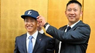 目指せ盗塁王！　高知・四国銀行で54年ぶり指名の川田選手が仮契約