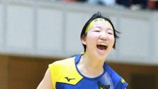 女子優勝の横浜隼人期待の2年生「思い切り打った」と得意の強打　春高バレー神奈川大会
