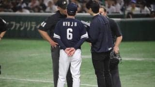 投手の足に当たった打球がノーバウンドで一塁手に…韓国が抗議するも判定覆らずアウトに