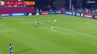 「凄すぎる」「一発だ」17歳日本代表GK、驚愕の先制点演出！“60m絶品フィード”に絶賛続々「ダイレクトで上手く蹴った」