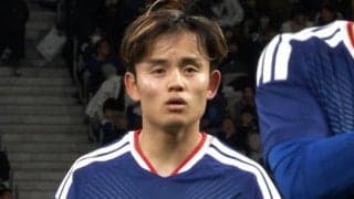 「背中に目が付いてる！？」久保建英の“神ノールックパス”にファン衝撃「足元の動きと真逆にボールが」「視線はまったく別の方向なのに…」