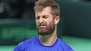  珍プレーで流れ一変、痛恨の逆転負け 