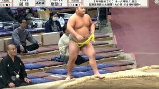 “キリリ眉”がすごい 20歳の“美肌”力士「綺麗な顔立ち」「体パンパン」ファン熱視線