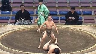 「すごい動きした」60キロの力士、“驚き”の動きで白星 体重2倍の力士たまらずゴロリ