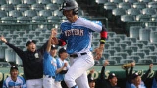 悲願の甲子園初勝利なるか？まさかのプレーを決めた西日本選抜がリードで折り返し【準硬式】