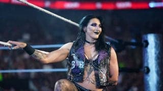 日本でも大バズりしたWWE美女レスラー、露出度高め衣装で“バキバキ筋肉”映えまくり…日本人女子と仲良し入場シーンが話題