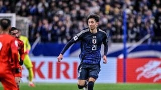 いきなり高精度のフィード！バイエルン伊藤洋輝が238日ぶりの復帰→1分後に｢ビッタビタ｣のロングフィードでゴラッソ演出！｢決めてすぐ伊藤に駆け寄るオリーセ好き｣