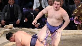 「今年もいらしてたんですね」大相撲九州場所千秋楽に現れた芸能界大御所にネット注目　「師匠、オシャレ！」