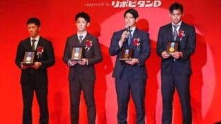 2冠王なのに「え？　おらん」　まさかの戦力外…NPBアワーズで発見した“最後の雄姿”