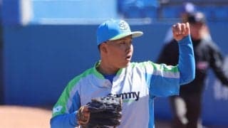 セ・リーグ新人王はヤクルト・荘司 宏太がセガサミー初の新人王！「来季は抑え投手を目指したい」