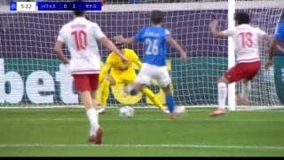 スタジアム騒然！ 南野拓実が「美しすぎる」DFを一瞬で置き去り→“絶妙ワンタッチショット”「抜け出しで勝負アリ」CL日本人最多通算6ゴール目