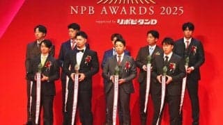 白ドレスの美女アナに興奮「エレガントで美しい」　プロ野球式典で視線集中「綺麗なスタイル」