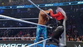 「あーっ！」「かわいそう」覆面レスラー、マスク剥ぎ取られ無念の敗戦…“禁じ手”暴挙に観客あぜん、ファン同情「掟破りだ！」